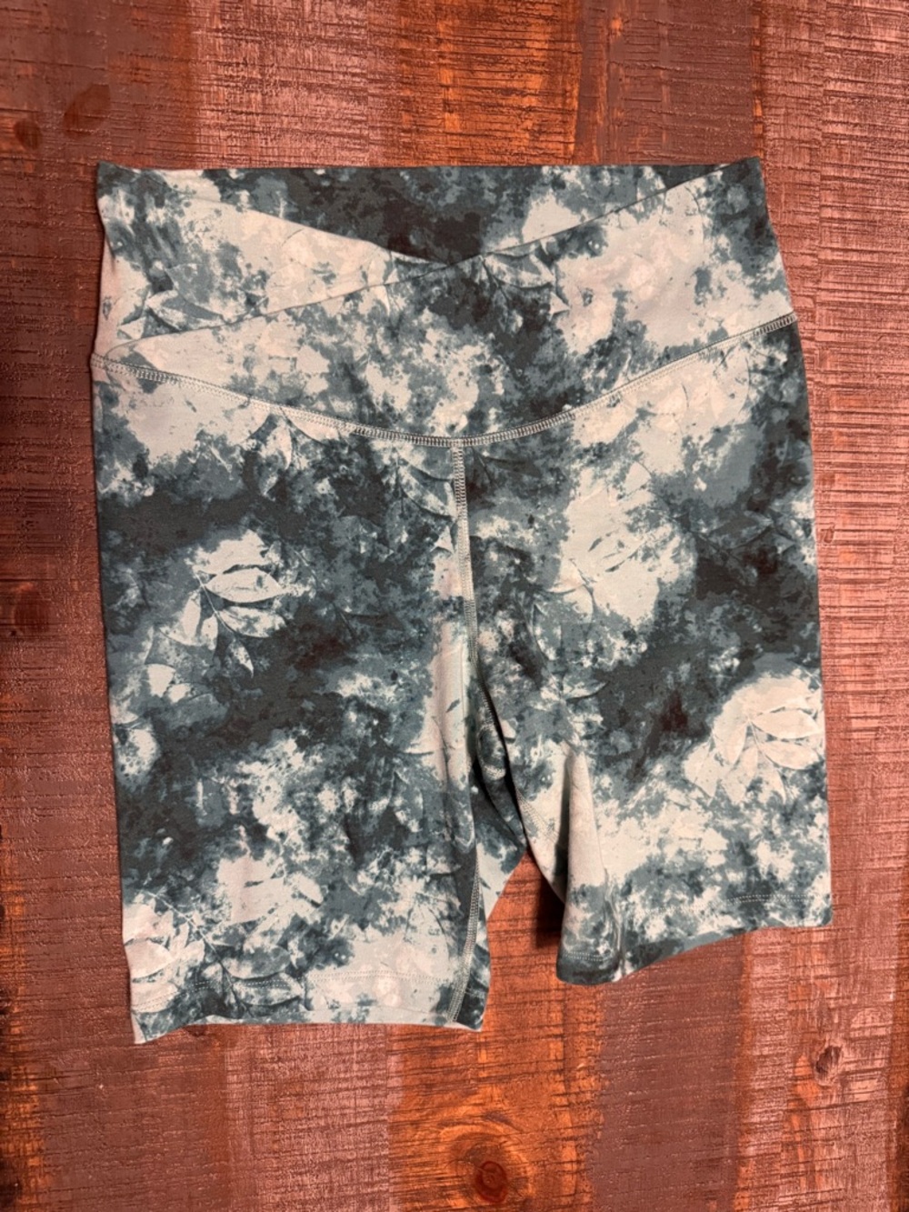 Old Navy Active High Rise Bike Shorts Teal Marbled Pattern Size Large
